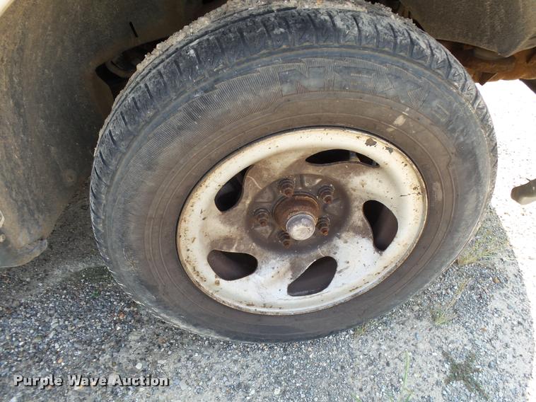 image for item K1121 1999 Ford F150 pickup truck