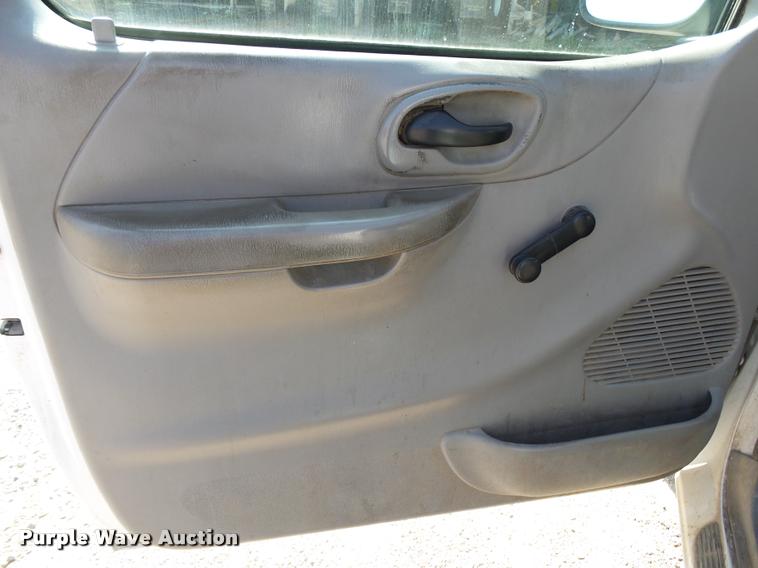 image for item K1121 1999 Ford F150 pickup truck