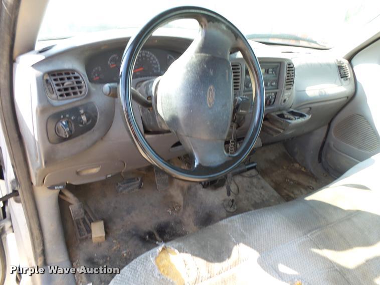 image for item K1121 1999 Ford F150 pickup truck