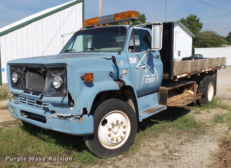 image for item K1122 1988 Chevrolet C60 flatbed truck
