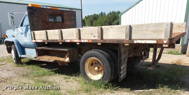 image for item K1122 1988 Chevrolet C60 flatbed truck