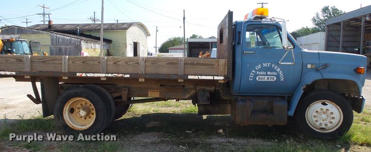 image for item K1122 1988 Chevrolet C60 flatbed truck
