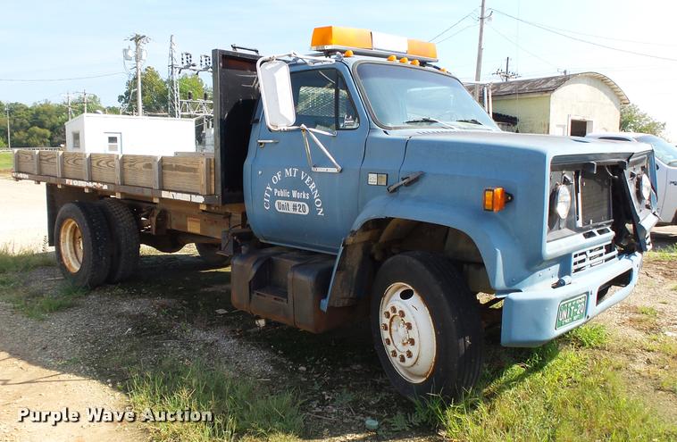 image for item K1122 1988 Chevrolet C60 flatbed truck