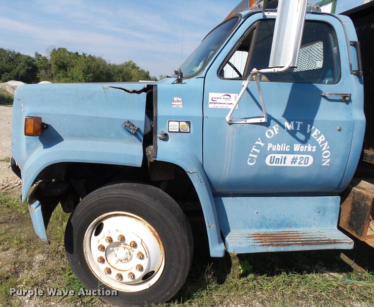 image for item K1122 1988 Chevrolet C60 flatbed truck