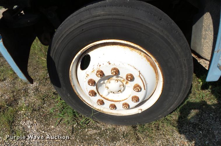 image for item K1122 1988 Chevrolet C60 flatbed truck