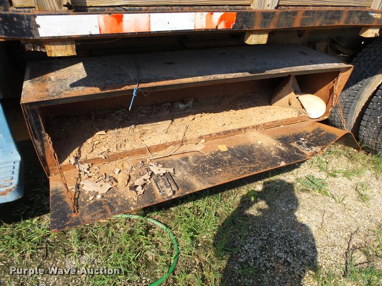 image for item K1122 1988 Chevrolet C60 flatbed truck