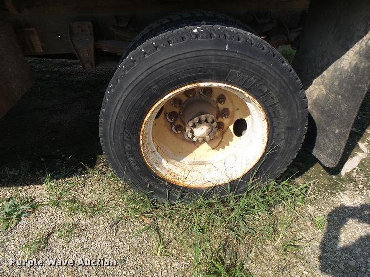 image for item K1122 1988 Chevrolet C60 flatbed truck