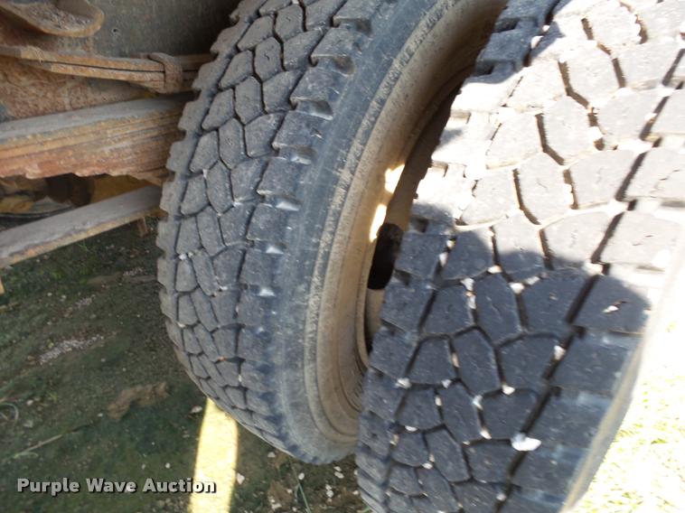 image for item K1122 1988 Chevrolet C60 flatbed truck