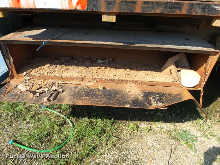 image for item K1122 1988 Chevrolet C60 flatbed truck