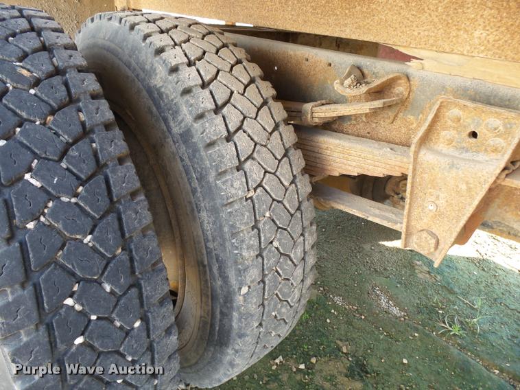 image for item K1122 1988 Chevrolet C60 flatbed truck