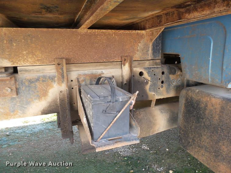 image for item K1122 1988 Chevrolet C60 flatbed truck