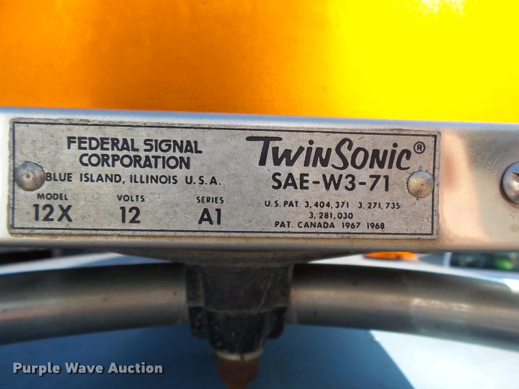 image for item K1122 1988 Chevrolet C60 flatbed truck