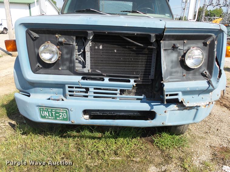 image for item K1122 1988 Chevrolet C60 flatbed truck