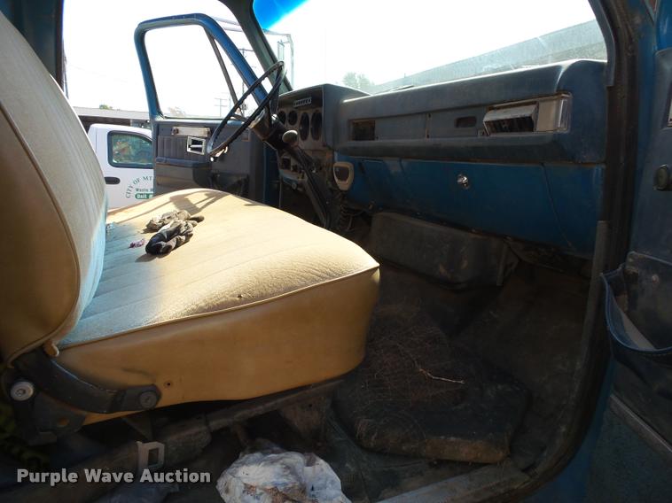 image for item K1122 1988 Chevrolet C60 flatbed truck