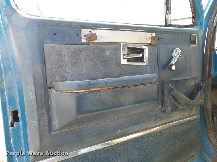 image for item K1122 1988 Chevrolet C60 flatbed truck