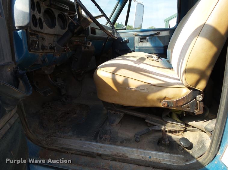 image for item K1122 1988 Chevrolet C60 flatbed truck