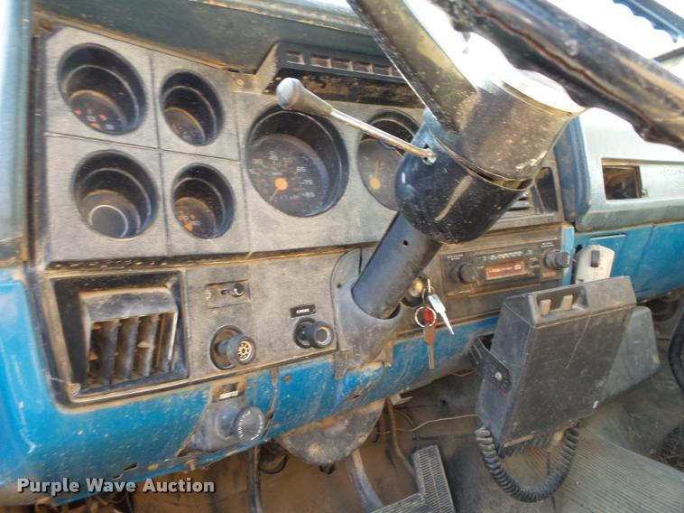 image for item K1122 1988 Chevrolet C60 flatbed truck