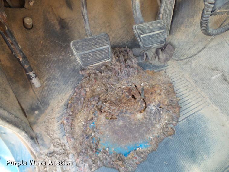 image for item K1122 1988 Chevrolet C60 flatbed truck