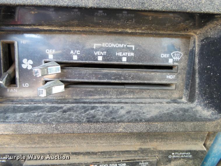 image for item K1122 1988 Chevrolet C60 flatbed truck