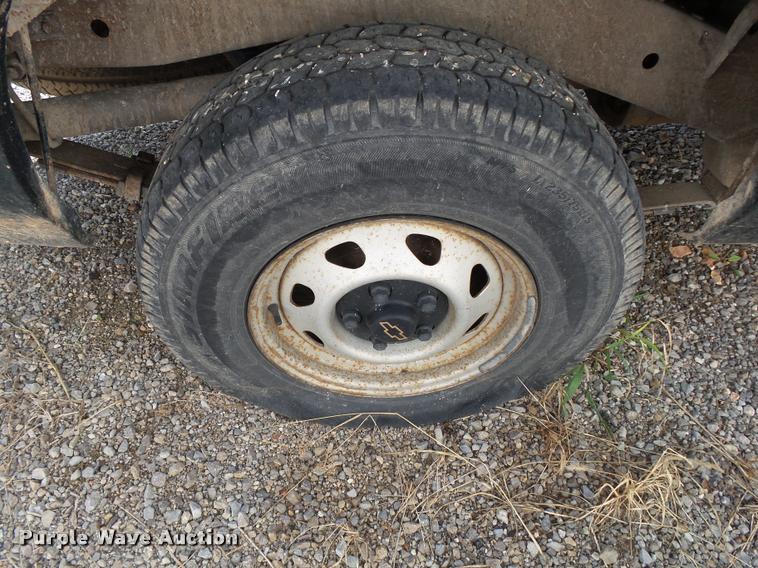 image for item K1123 2001 Chevrolet S10 Ext. Cab pickup truck