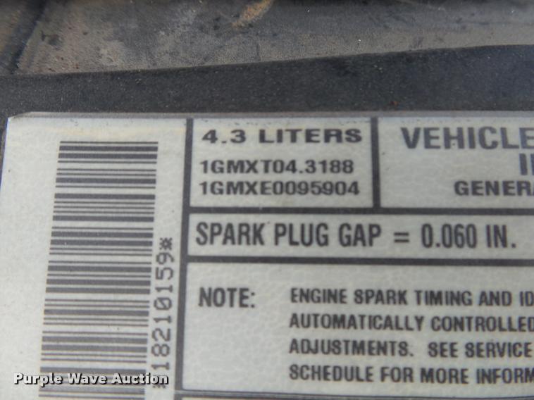 image for item K1123 2001 Chevrolet S10 Ext. Cab pickup truck