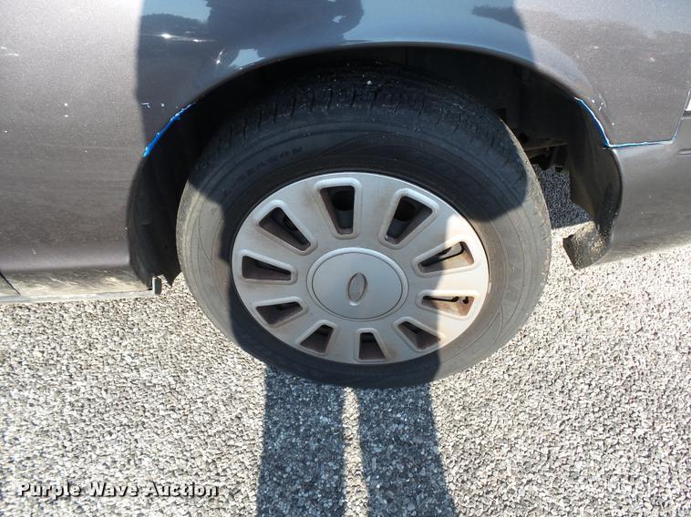 image for item K1124 2009 Ford Crown Victoria Police Interceptor