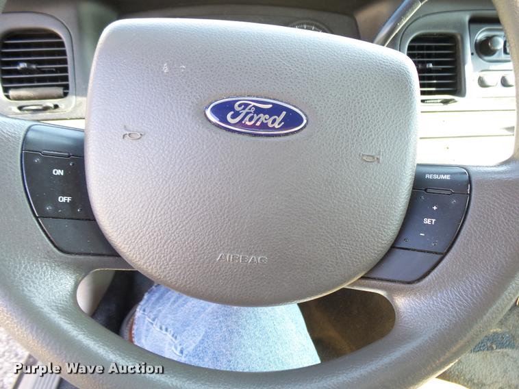 image for item K1124 2009 Ford Crown Victoria Police Interceptor