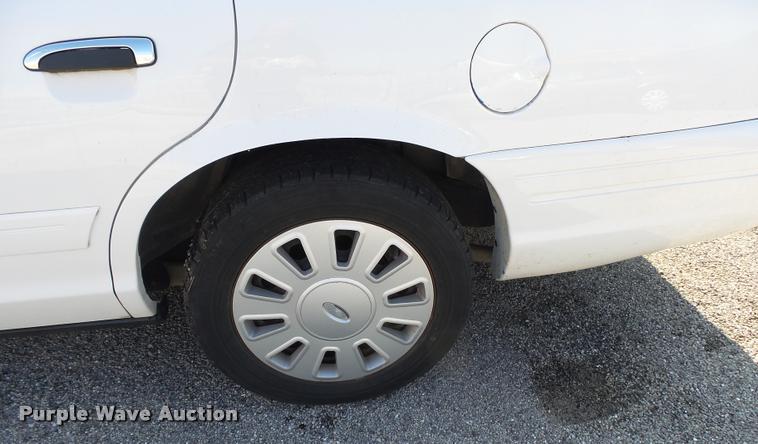 image for item K1125 2007 Ford Crown Victoria Police Interceptor