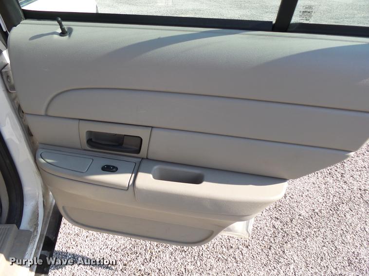 image for item K1125 2007 Ford Crown Victoria Police Interceptor