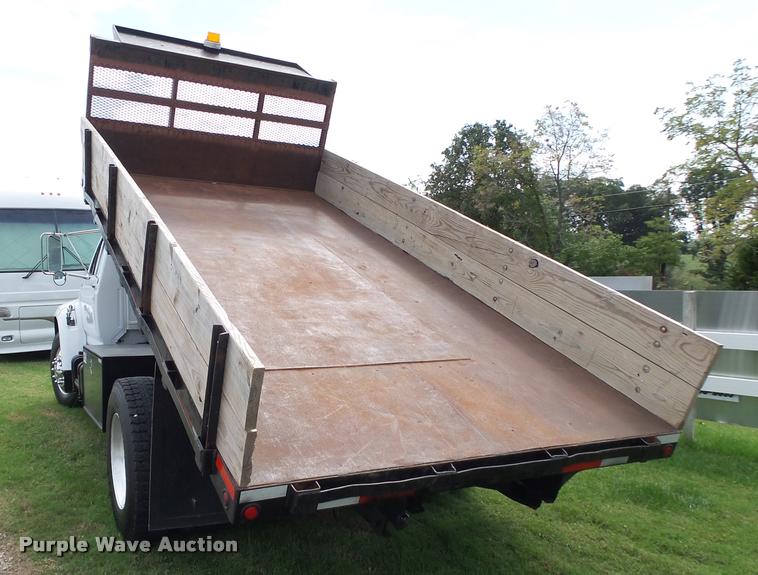 image for item K1128 1999 Ford F800 dump flatbed truck