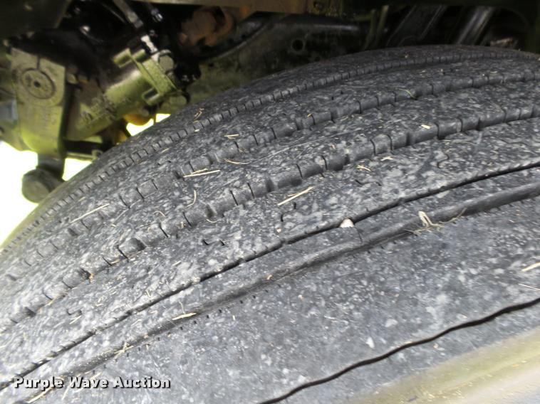 image for item K1128 1999 Ford F800 dump flatbed truck