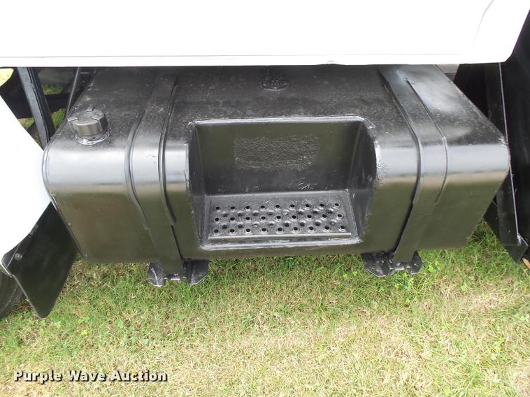 image for item K1128 1999 Ford F800 dump flatbed truck