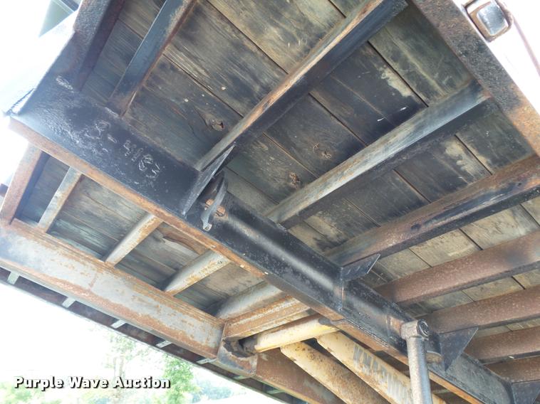 image for item K1128 1999 Ford F800 dump flatbed truck