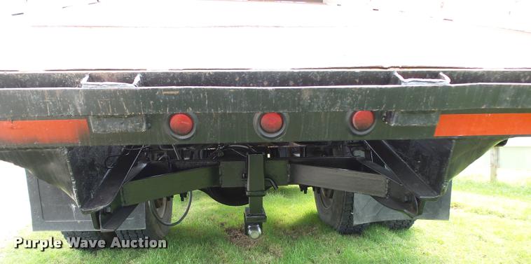 image for item K1128 1999 Ford F800 dump flatbed truck