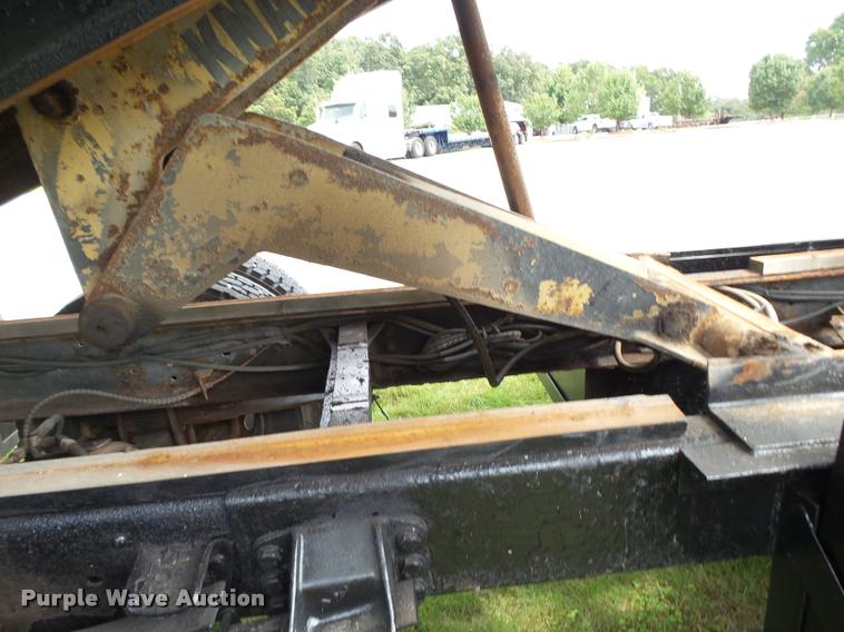 image for item K1128 1999 Ford F800 dump flatbed truck