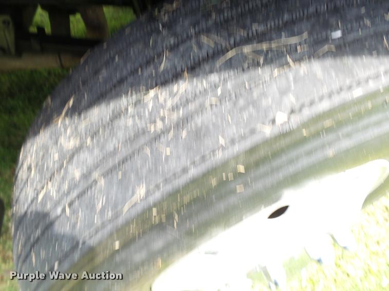 image for item K1128 1999 Ford F800 dump flatbed truck