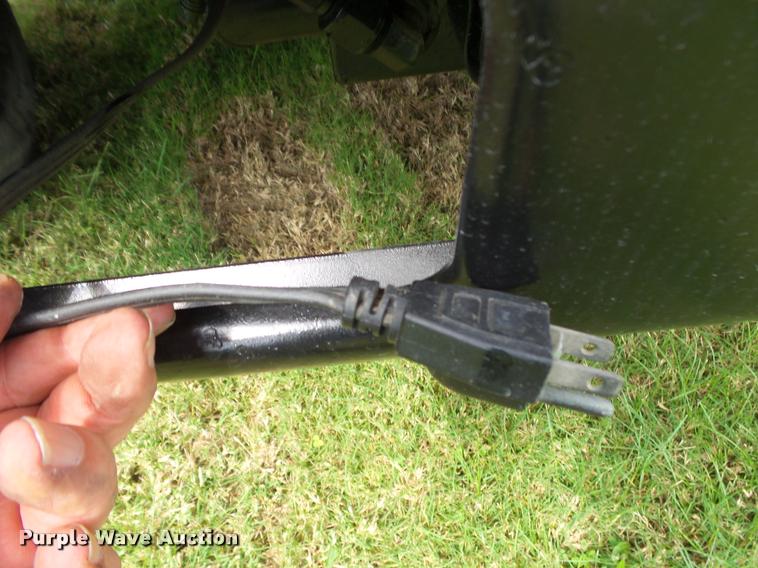 image for item K1128 1999 Ford F800 dump flatbed truck