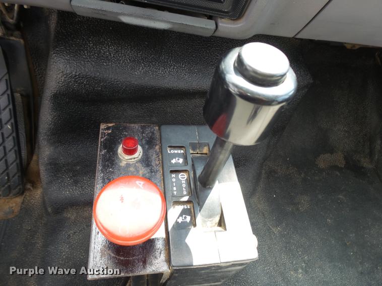 image for item K1128 1999 Ford F800 dump flatbed truck