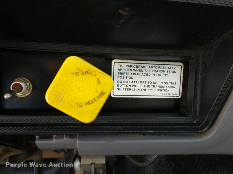 image for item K1128 1999 Ford F800 dump flatbed truck