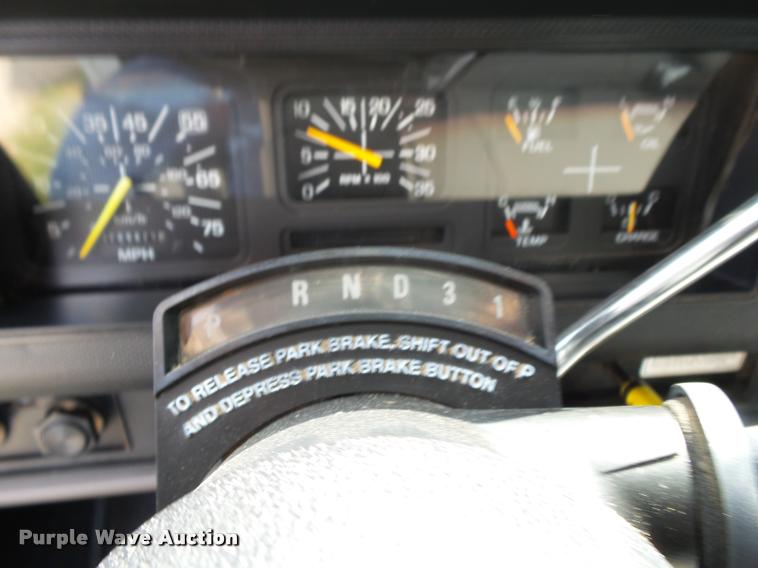 image for item K1128 1999 Ford F800 dump flatbed truck