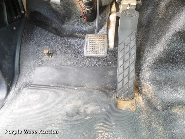 image for item K1128 1999 Ford F800 dump flatbed truck