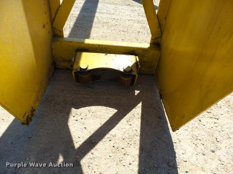 image for item K2008 Abell-Howe crane