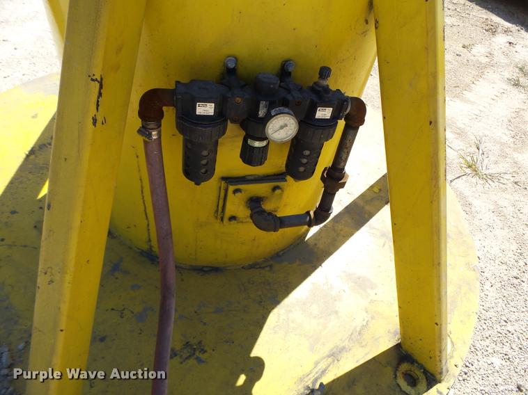 image for item K2008 Abell-Howe crane