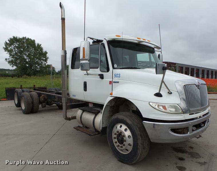 image for item K2060 2010 International Dura Star 4400 Ext. Cab truck chassis