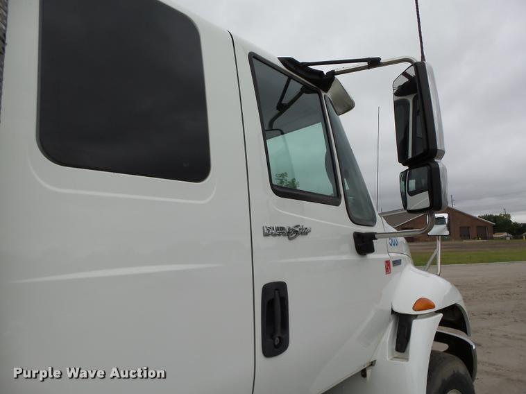 image for item K2060 2010 International Dura Star 4400 Ext. Cab truck chassis