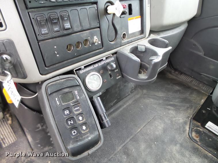 image for item K2060 2010 International Dura Star 4400 Ext. Cab truck chassis