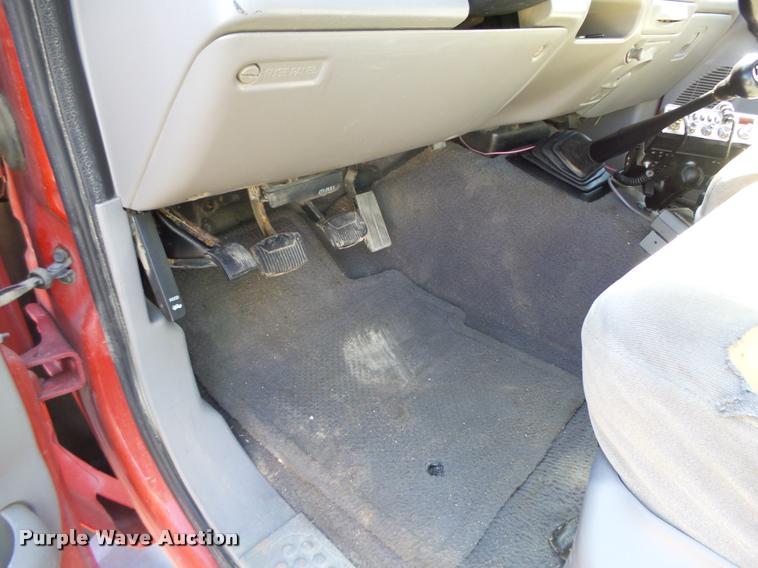 image for item K2064 2000 Ford F450 XLT Super Duty flatbed truck