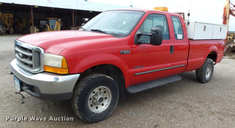 image for item K2065 2000 Ford F250 XLT Super Duty SuperCab pickup truck