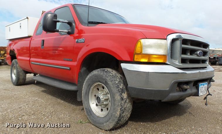 image for item K2065 2000 Ford F250 XLT Super Duty SuperCab pickup truck