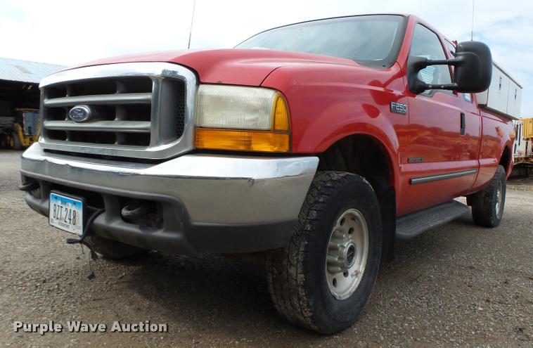 image for item K2065 2000 Ford F250 XLT Super Duty SuperCab pickup truck